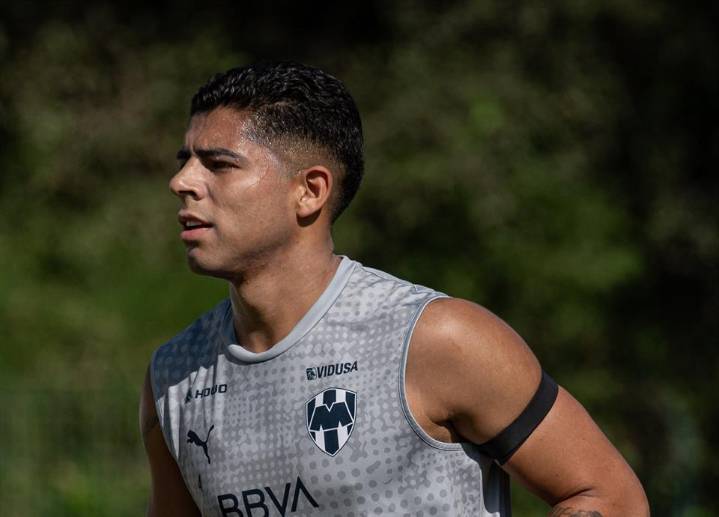 Ya preparan Rayados duelo ante Chivas