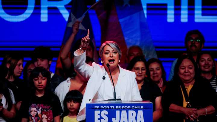 "Ahí perdió la elección pasada": Jara acusa a Kast de evadir debates presidenciales
