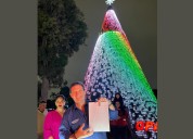 Renzo Reggiardo enciende árbol navideño e invoca a la unión y seguridad en Lima