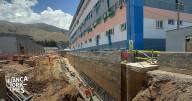 Hasta las ventanas fueron mal diseñadas para el nuevo hospital El Carmen, cuyo avance es del 42%