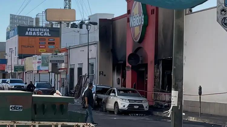 Reabren más de 25 comercios en el centro de Hermos...