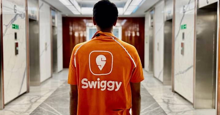 Swiggy Expands 'Food On Train' Service To 122 Stations