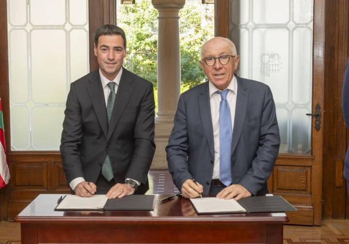 Euskadi e Iparralde crearán un órgano de trabajo que aborde el reto del paso de miles de migrantes por la muga