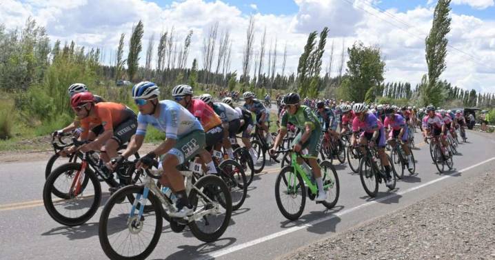 Empezó la primera etapa de la Vuelta al Valle en Allen: arranque accidentado y mucho viento