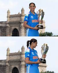 Harmanpreet Kaur does an MS Dhoni, poses with World Cup at Gateway of India