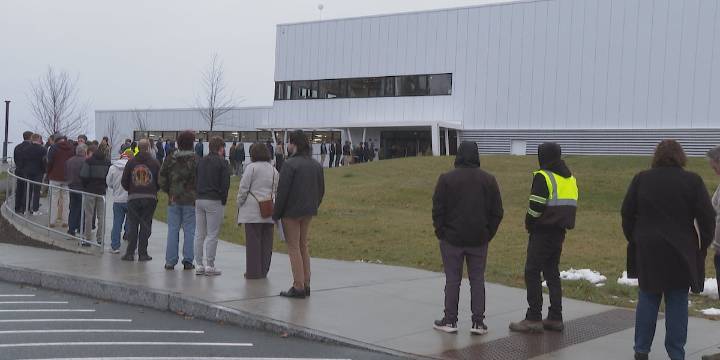 Beta Technologies draws hundreds to career fair