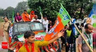 'Invaded roadshow, hurled abuses': BJP MP Manoj Tiwari allegedly attacked by RJD supporters in Buxar; files complaint with EC