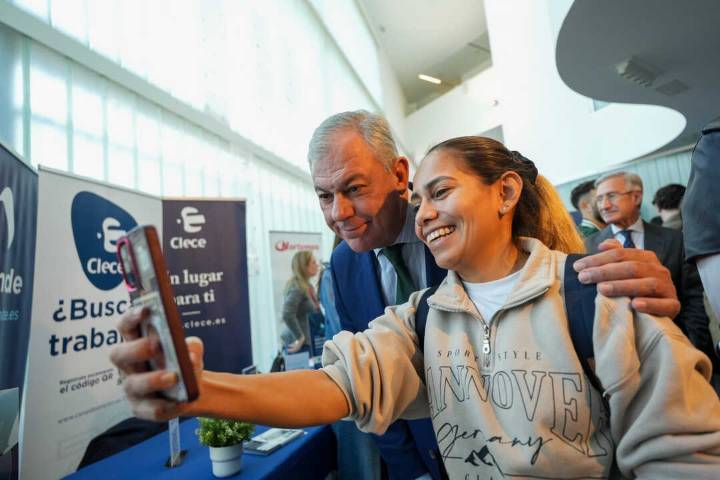 Tecnología, la aliada imprescindible en la Feria del Empleo del Polígono Sur