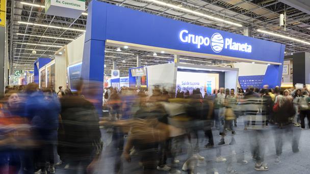 Editorial Planeta llega a la FIL Guadalajara con más de 60 autores y un homenaje especial a Carlos Ruiz Zafón