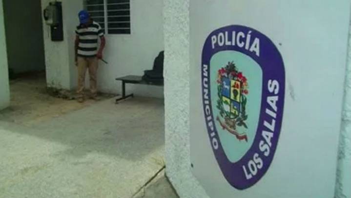 Detenido sujeto por grabarse desnudo en áreas comunes de una residencia
