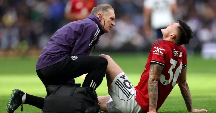 Alan Shearer makes 'disaster' Man United claim amid Benjamin Sesko injury set