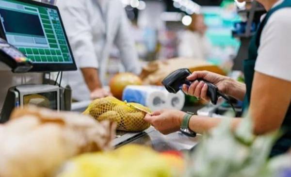 El empleo privado cayó 6 veces más que el público