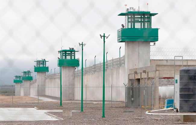 Dan 14 años de prisión a narcotraficantes detenidos en Saltillo; llevaban arsenal y mariguana en tráiler