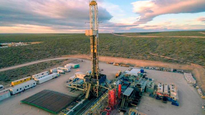 La historia que no fue: qué pasó con la planta de GNL de YPF y Petronas