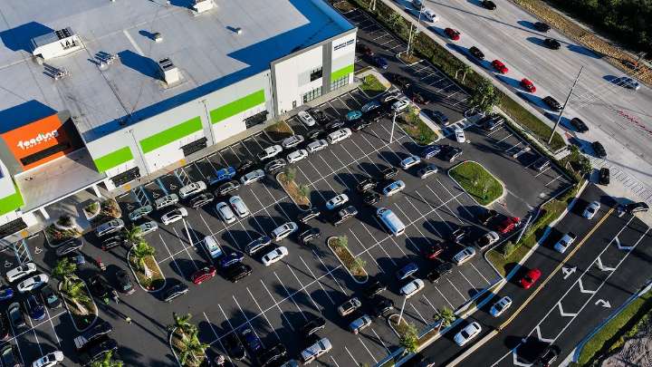 ‘Everybody’s worried.’ How Tampa Bay residents are bracing for SNAP cuts