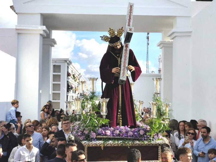Nuestro Padre Jesús Nazareno bendice a los difuntos de Arcos