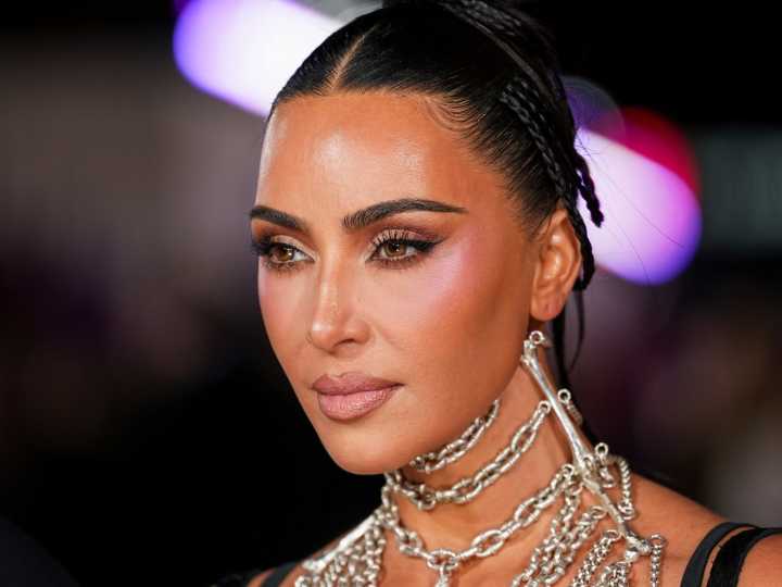 Kim Kardashian admitió ante las cámaras que fue la compradora de un curioso objeto del juicio de O.J. Simpson y habló de los rumores de paternidad de Khloe