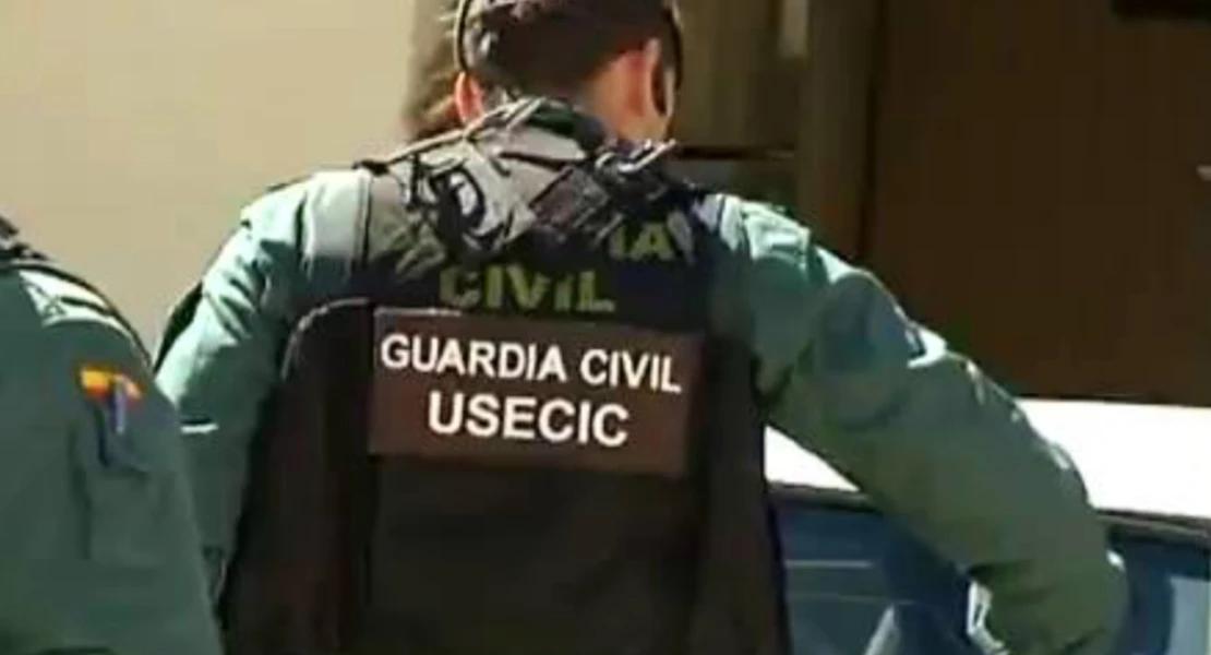 Un hombre se atrinchera en su casa con un cuchillo en un pueblo extremeño