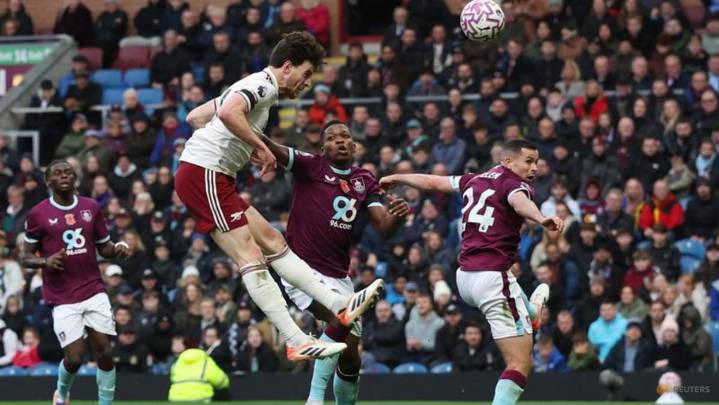 Relentless Arsenal beat Burnley to stretch Premier League lead