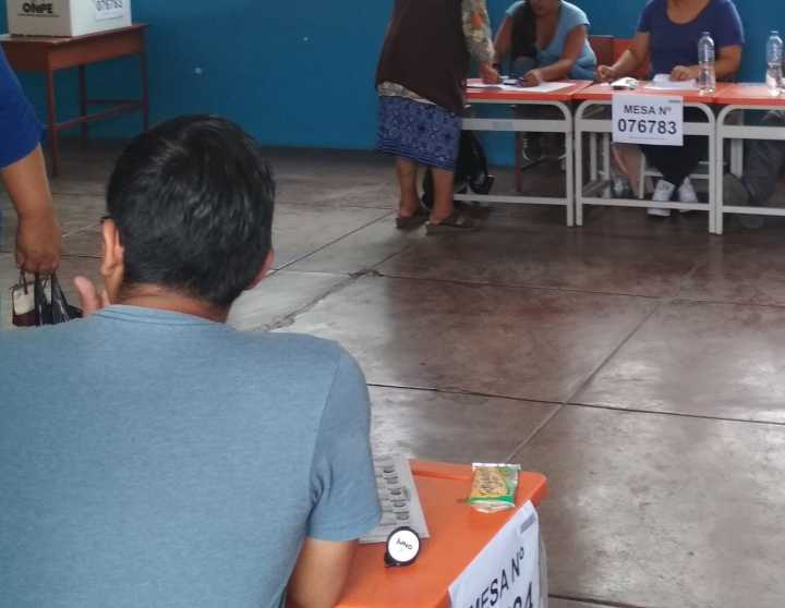 Insólita pelea a golpes entre vocal y votante en las elecciones 2025 en El Maule: Logran acuerdo en tribunales