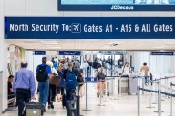 Aerolíneas de EE. UU. buscan mantener sus vuelos internacionales pese al cierre del Gobierno