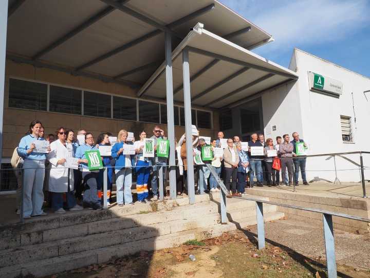 Los sanitarios de Isla Cristina exigen más seguridad tras la agresión a un médico con un cuchillo
