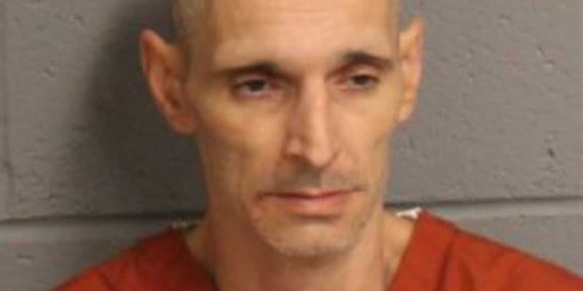 Man accused of causing extensive damage to Cromwell parking lot while trying to escape police