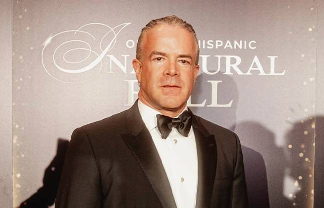 Imputan narco y huachicol al dueño de Miss Universo; congelada orden de captura