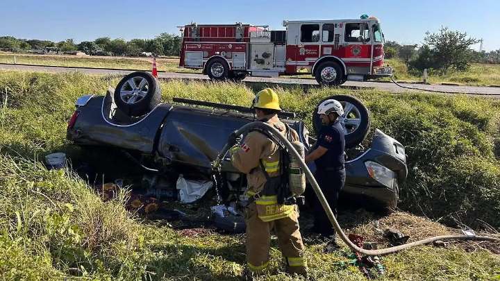 Volcadura en autopista Tepic-Mazatlán deja un muerto y cuatro heridos en Villa Unión