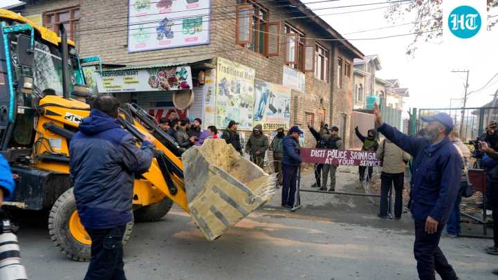 ‘Lot of smoke and dead bodies..’: Locals recount aftermath of Nowgam explosion