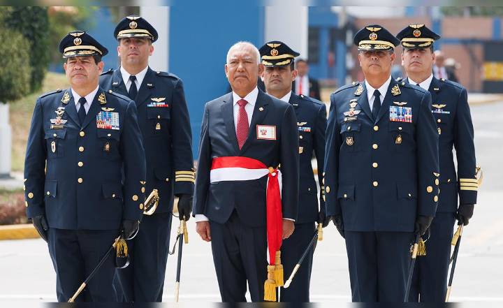 Relevo de comandante general FAP no cambiará calendario de compra de 24 cazas