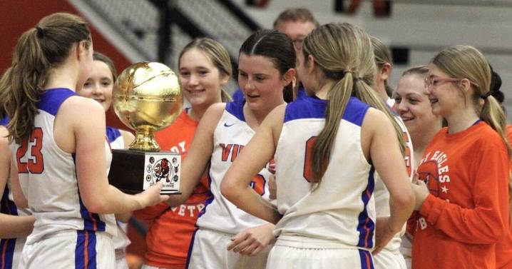 Vienna girls win Herrin Invite; Terriers third