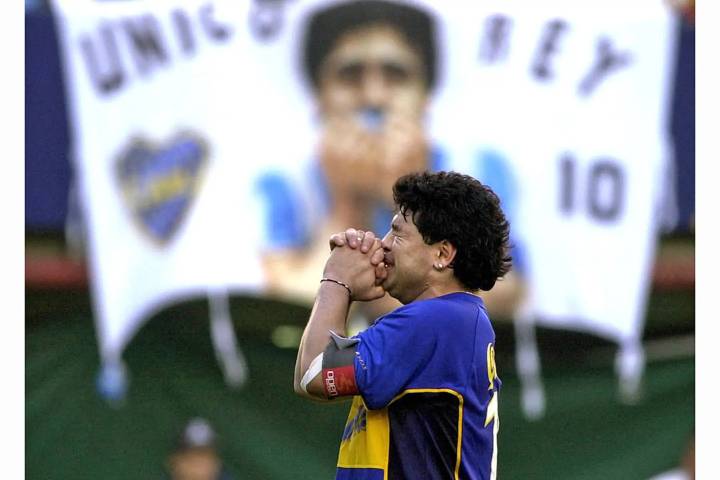 A 24 años del adiós de Maradona: ‘La pelota no se mancha’ sigue viva en la memoria del fútbol