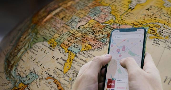 Aumenta el número de mujeres jóvenes que desean abandonar Estados Unidos y estos son los cuatro países que escogerían para irse, según encuesta