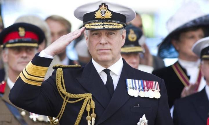 Príncipe Andrés pierde hasta el último rango militar