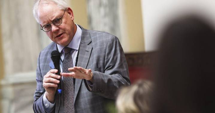 Bill Mercer takes oath of office, sworn in as Montana's new federal judge