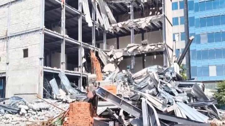 Hyderabad: HYDRAA demolishes encroachments in Gachibowli