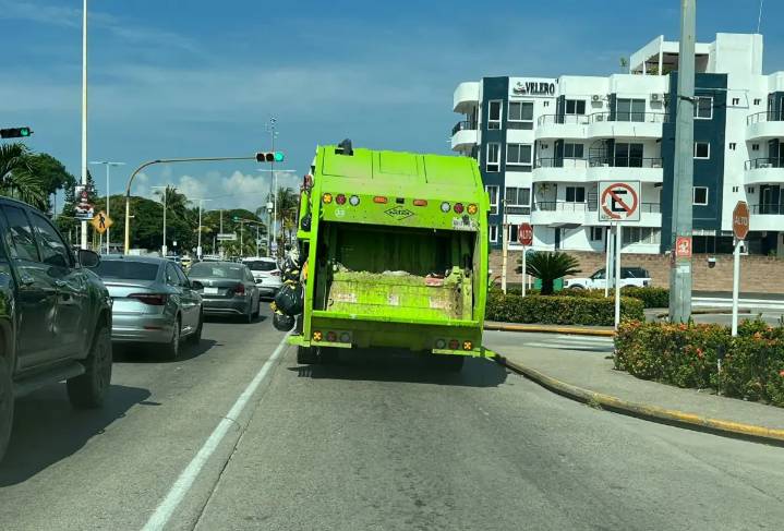 Munguía advierte que sigue en evaluación la recolección de basura en Puerto Vallarta