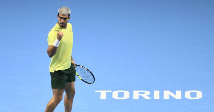 Alcaraz recibe el premio a un año perfecto y se corona número 1 tras chafar la fiesta de Musetti