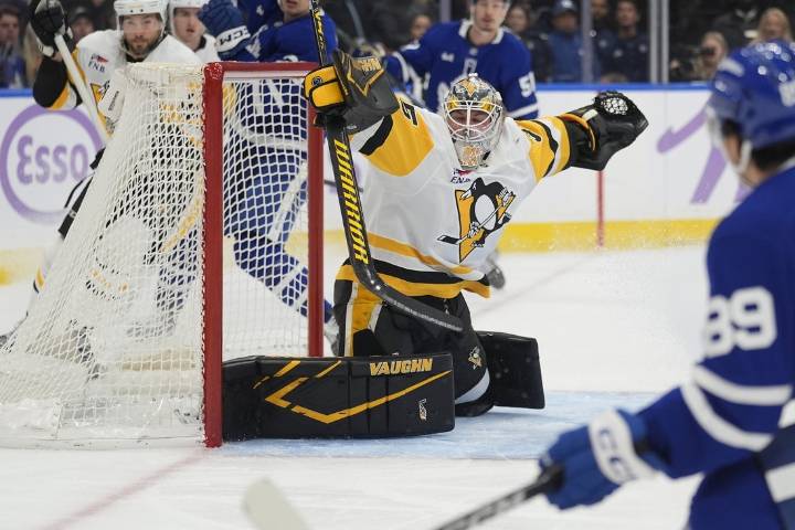 Deadspin | Maple Leafs complete furious comeback to stun Penguins