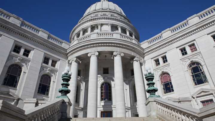 Legislation expands authority of Wisconsin physician assistants