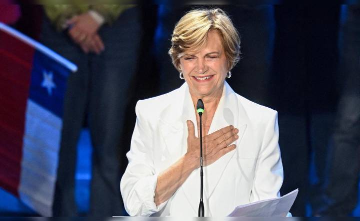 Evelyn Matthei: la candidata hija de un militar que busca poner “orden y mano dura” de llegar a la presidencia de Chile