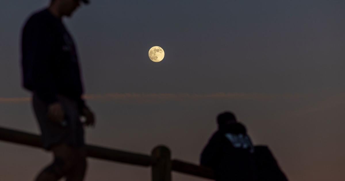 Fireballs and a full moon. Here’s how to see two celestial events this week
