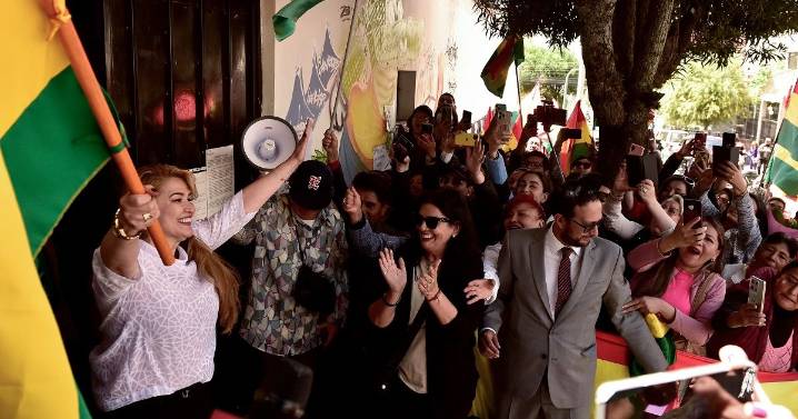 Expresidenta de Bolivia Jeanine Áñez sale de prisión tras anulación de condena
