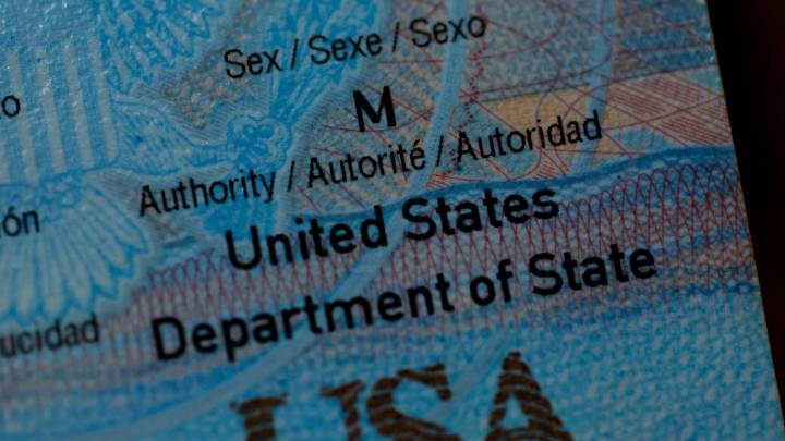 Corte Suprema de Estados Unidos avaló orden de Trump de eliminar el tercer género en los pasaportes