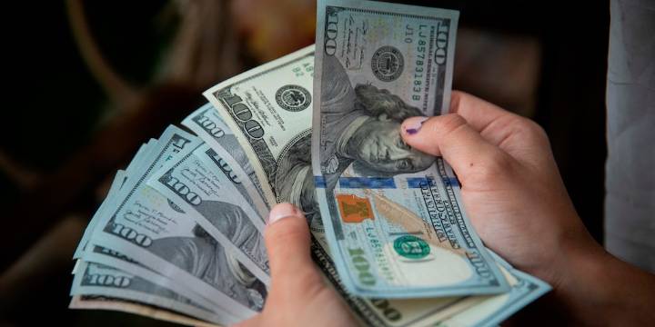 Así está la deuda colombiana que querían pagar los árabes y Pablo Escobar: tuvo una leve reducción, pero sigue muy alta