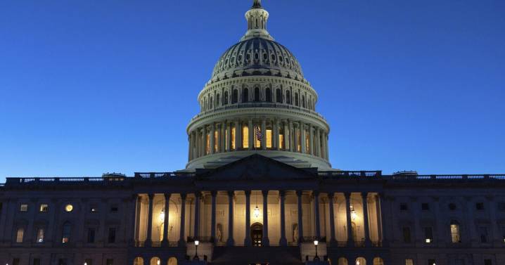 Federal employees who were furloughed during shutdown will receive back pay