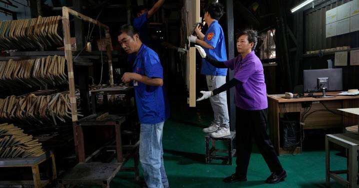 China's factory activity contracts for 8th month in November despite trade war truce