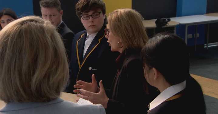 Youth crime: Social workers to be deployed to schools to stop young Victorians from turning to crime