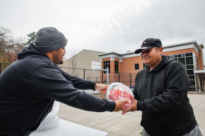 Springfield musician, community groups team up for turkey, ham giveaways